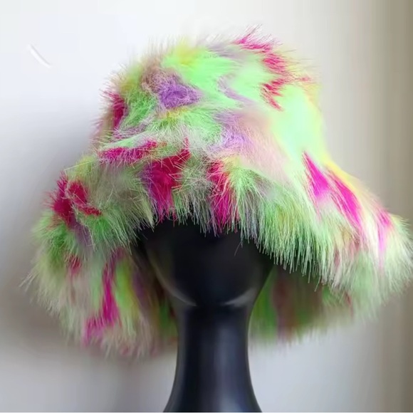 Pink Blue Rainbow Marble Swirl Faux Fur Costume Y2K Rave Fuzzy Furry Bucket Hat - Picture 4 of 5